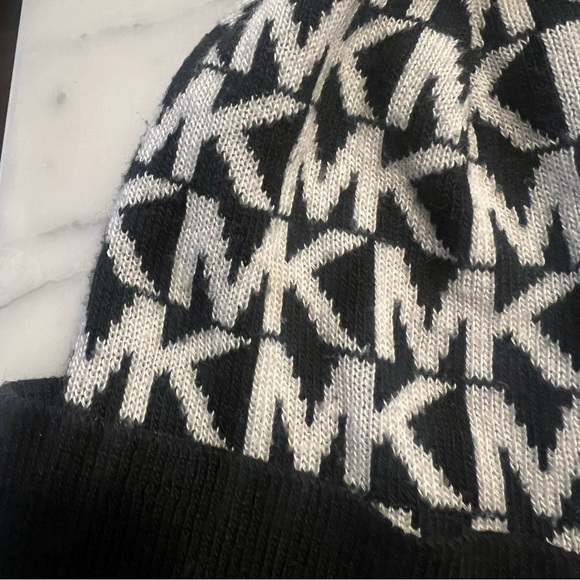 Michael Kors Beanie - Picture 2 of 3